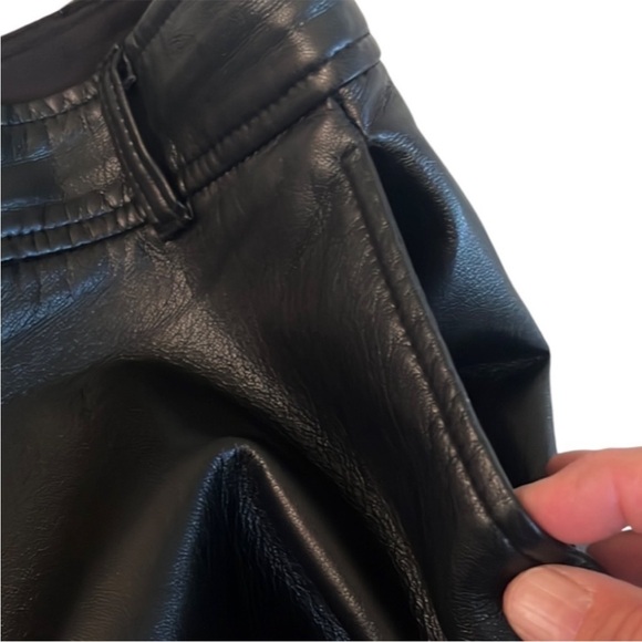 EUC Aritzia Babaton Command Crop (Ankle) Faux Leather Pants Size 10 - Picture 10 of 12